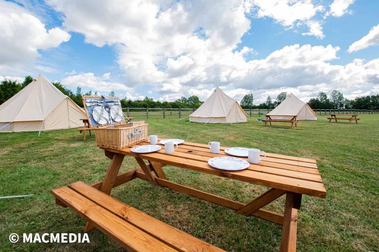 Bell Tent Glamping At Marwell Resort Winchester Exterior photo